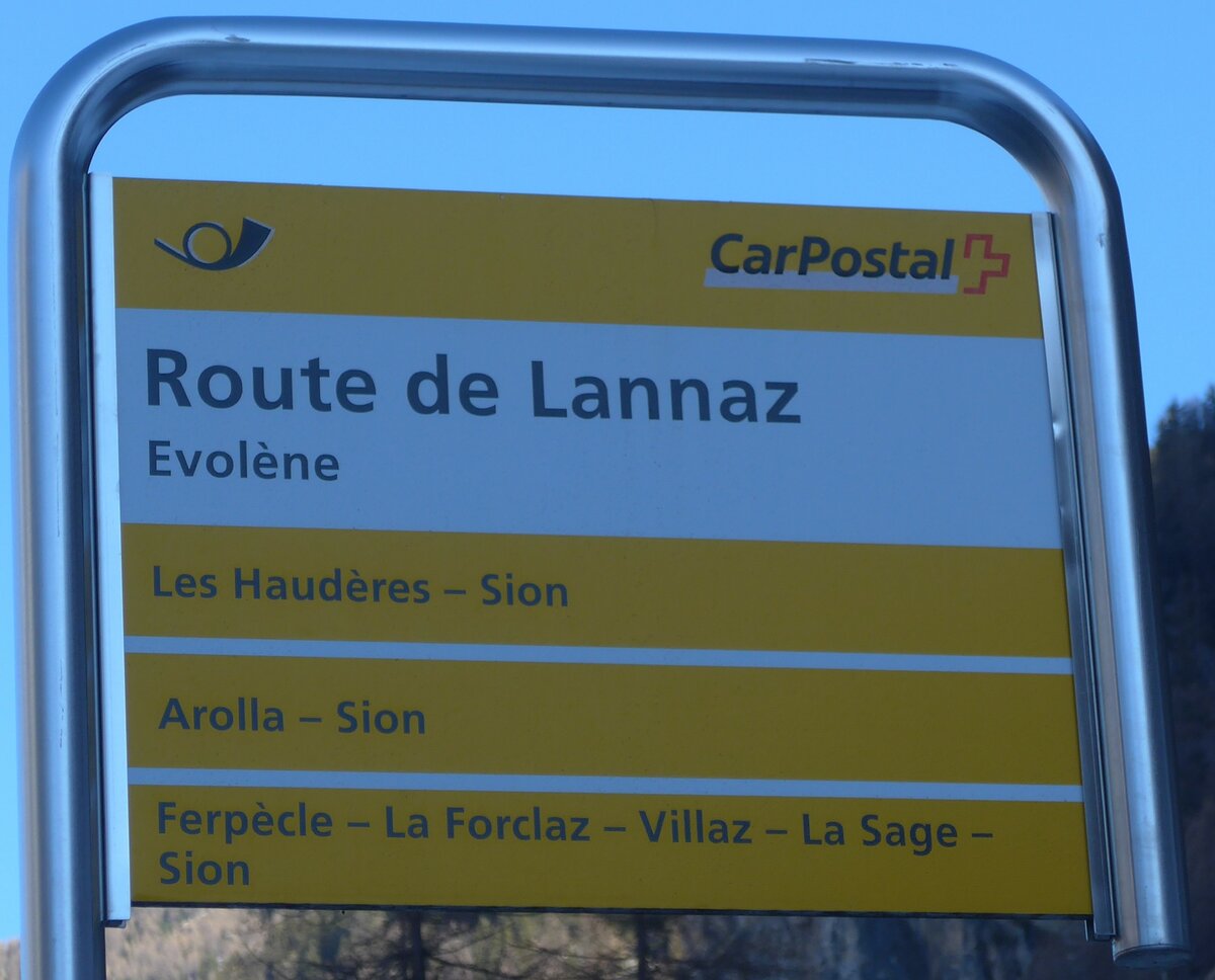 (201'755) - PostAuto-Haltestellenschild - Evolne, Route de Lannaz - am 24. Februar 2019
