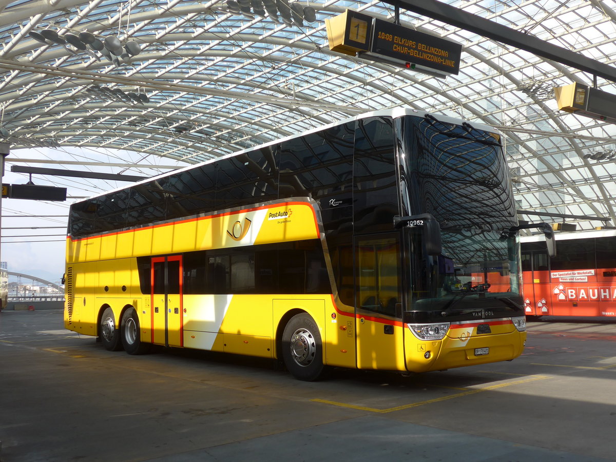 (201'834) - PostAuto Graubnden - GR 170'401 - Van Hool am 2. Mrz 2019 in Chur, Postautostation