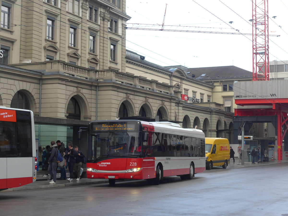 (202'006) - SW Winterthur - Nr. 228/ZH 558'228 - Solaris am 4. Mrz 2019 beim Hauptbahnhof Winterthur