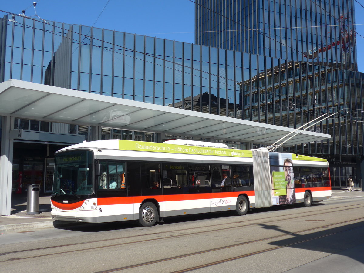 (202'693) - St. Gallerbus, St. Gallen - Nr. 186 - Hess/Hess Gelenktrolleybus am 21. Mrz 2019 beim Bahnhof St. Gallen