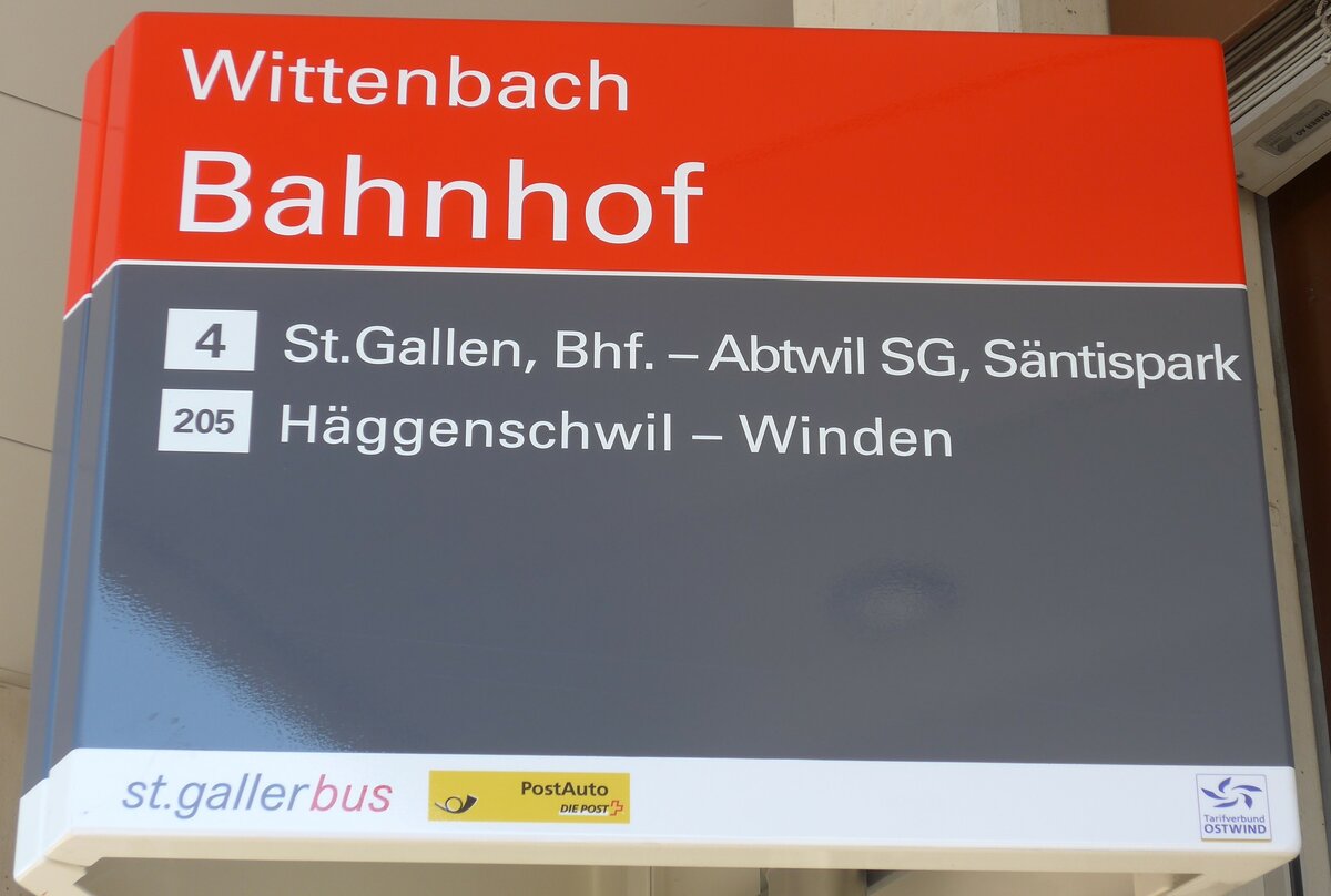 (202'701) - st.gallerbus/PostAuto-Haltestellenschild - Wittenbach, Bahnhof - am 21. Mrz 2019