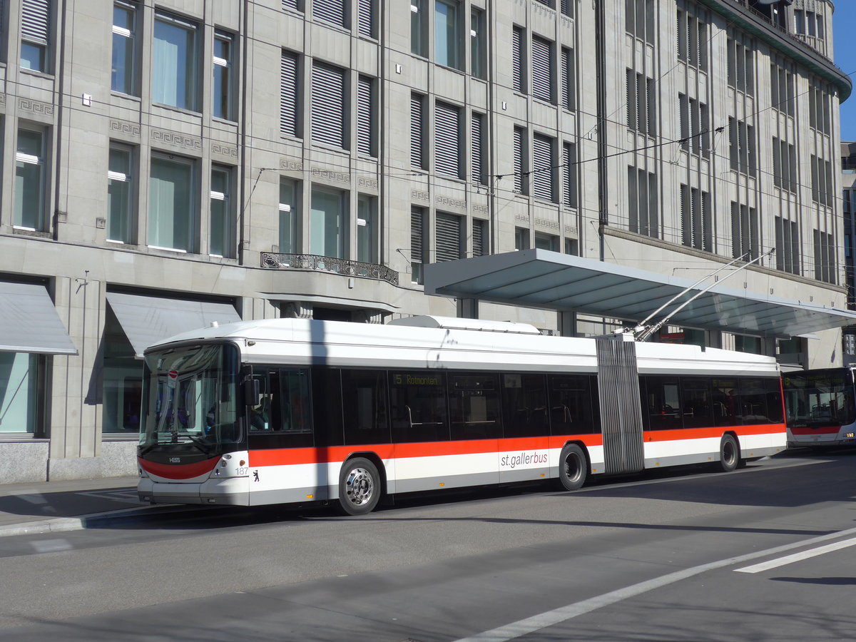 (202'739) - St. Gallerbus, St. Gallen - Nr. 187 - Hess/Hess Gelenktrolleybus am 21. Mrz 2019 beim Bahnhof St. Gallen