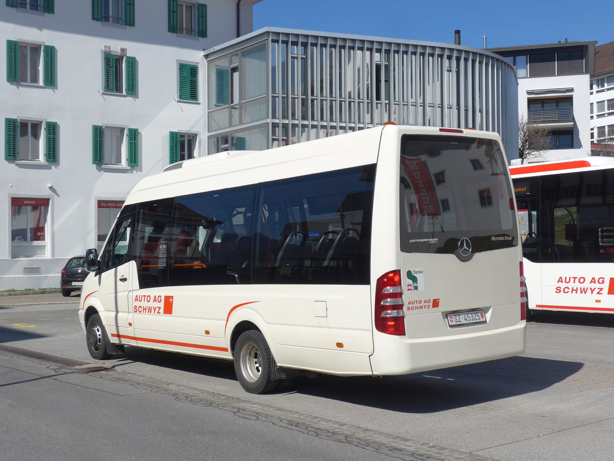 (202'836) - AAGS Schwyz - Nr. 25/SZ 45'325 - Mercedes am 22. Mrz 2019 in Schwyz, Post