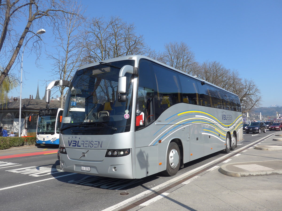(202'993) - VBL Luzern - Nr. 801/LU 15'730 - Volvo am 23. Mrz 2019 beim Bahnhof Luzern
