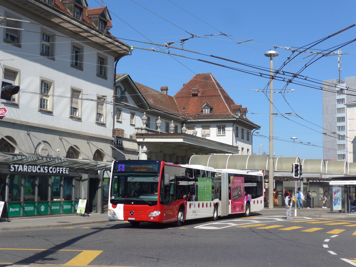 (203'239) - TPF Fribourg - Nr. 552/FR 300'408 - Mercedes am 24. Mrz 2019 beim Bahnhof Fribourg