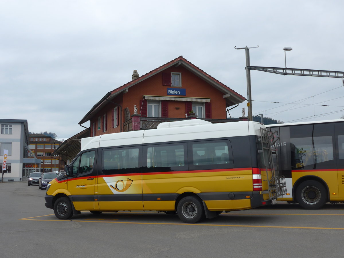 (203'468) - PostAuto Bern - Nr. 221/BE 724'221 - Mercedes am 7. April 2019 beim Bahnhof Biglen