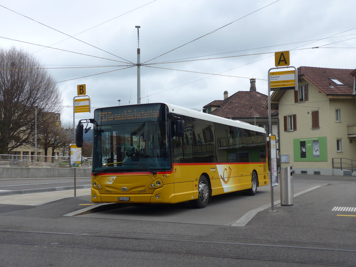 (203'498) - PostAuto Bern - Nr. 216/BE 843'216 - Heuliez am 7. April 2019 beim Bahnhof Worb Dorf