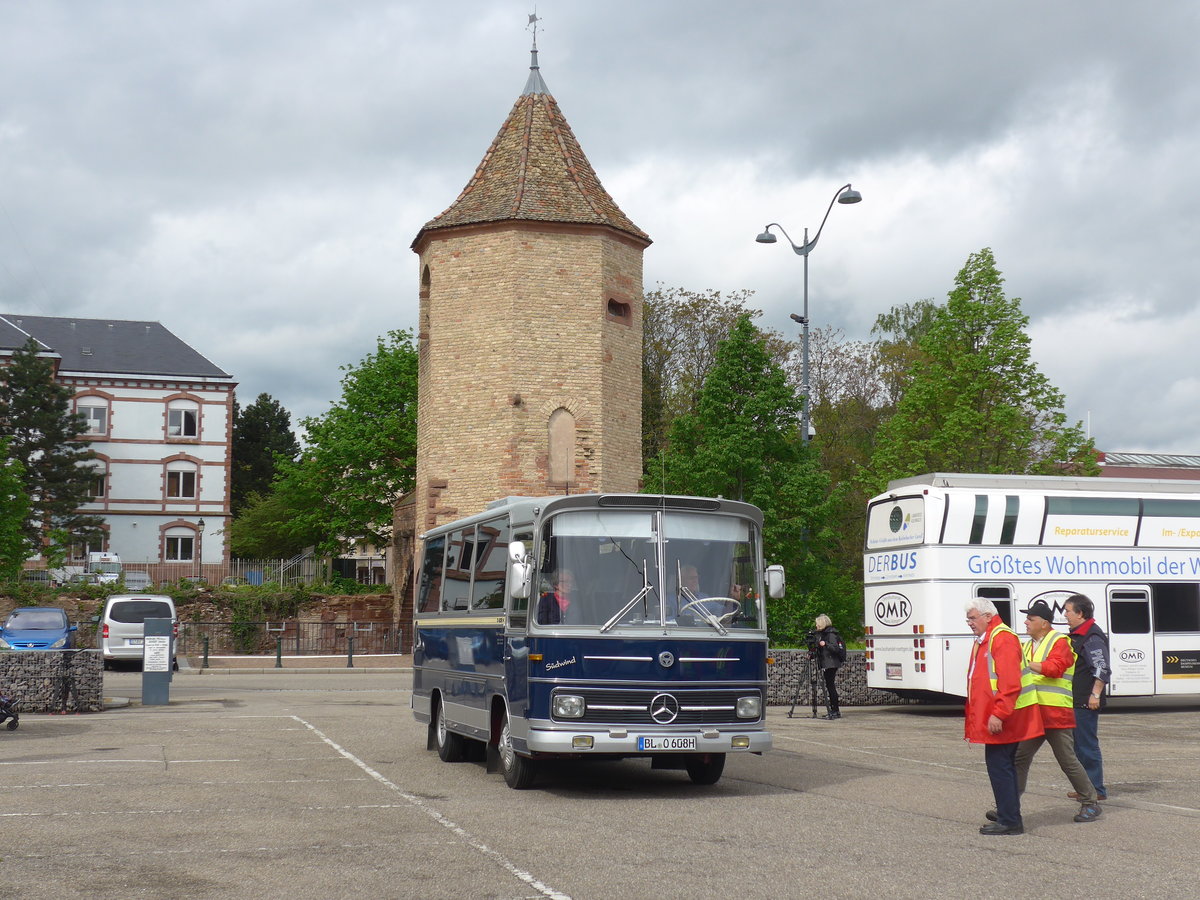 (204'025) - Aus Deutschland: Vosgerau, Balingen - BL-O 608H - Mercedes/Vetter am 26. April 2019 in Haguenau, Parkplatz
