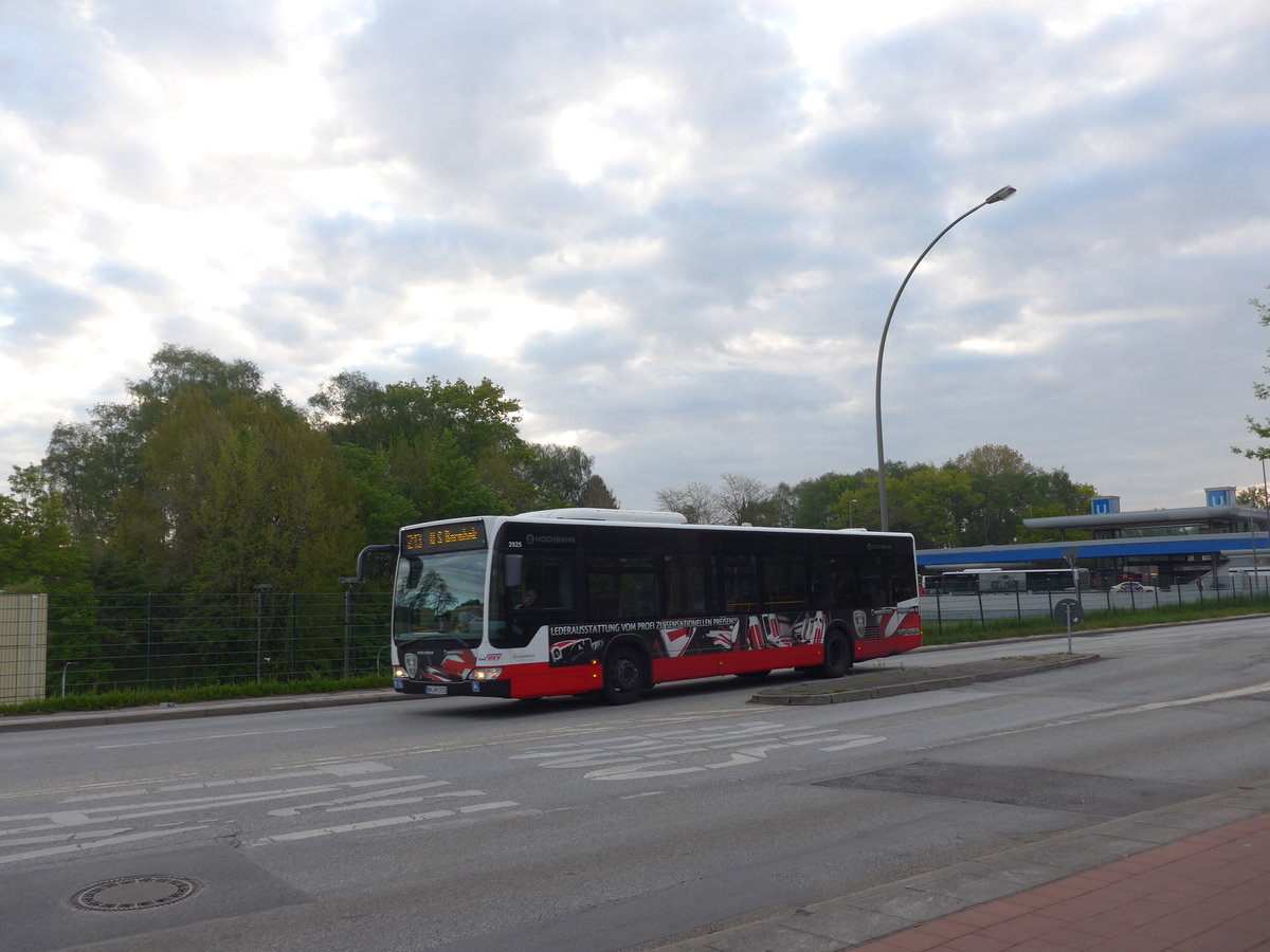 (204'854) - HHA Hamburg - Nr. 2925/HH-HN 2925 - Mercedes am 11. Mai 2019 in Hamburg, U-Bahnhof Billstedt