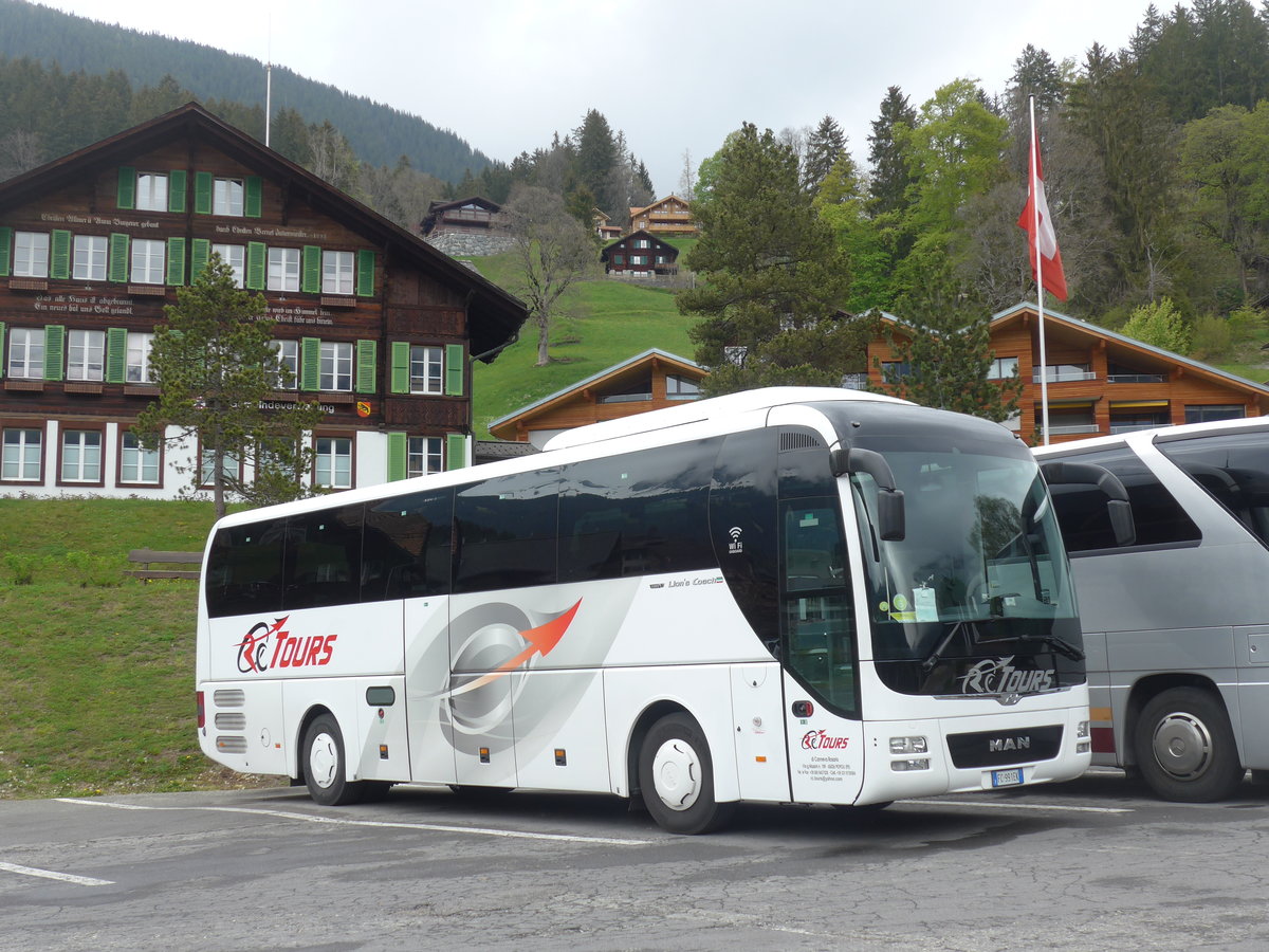 (205'331) - Aus Italien: R.C. Tours, Popoli - FC-991 EK - MAN am 19. Mai 2019 in Grindelwald, Gemeindehaus