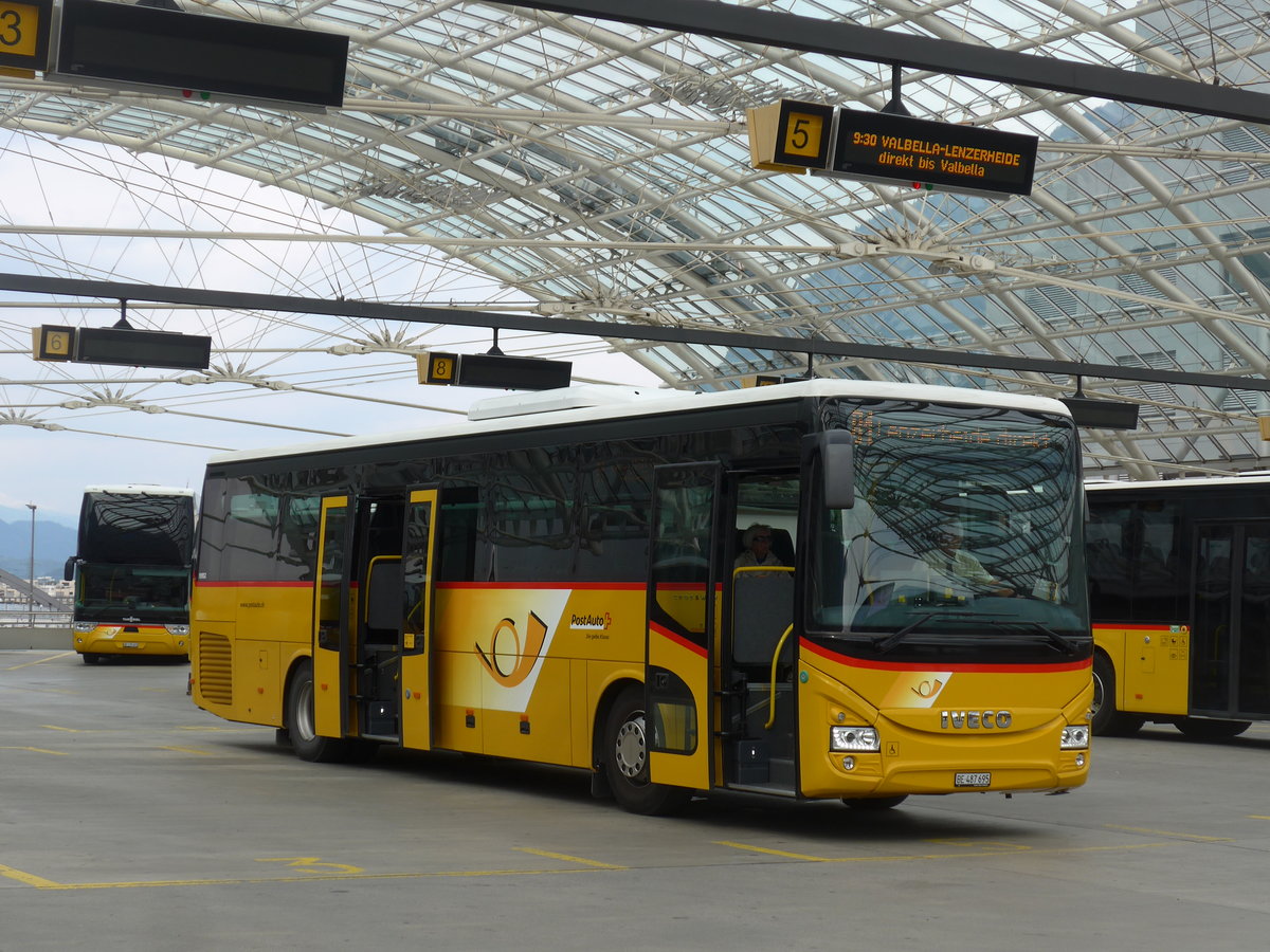 (206'203) - PostAuto Bern - BE 487'695 - Iveco am 9. Juni 2019 in Chur, Postautostation