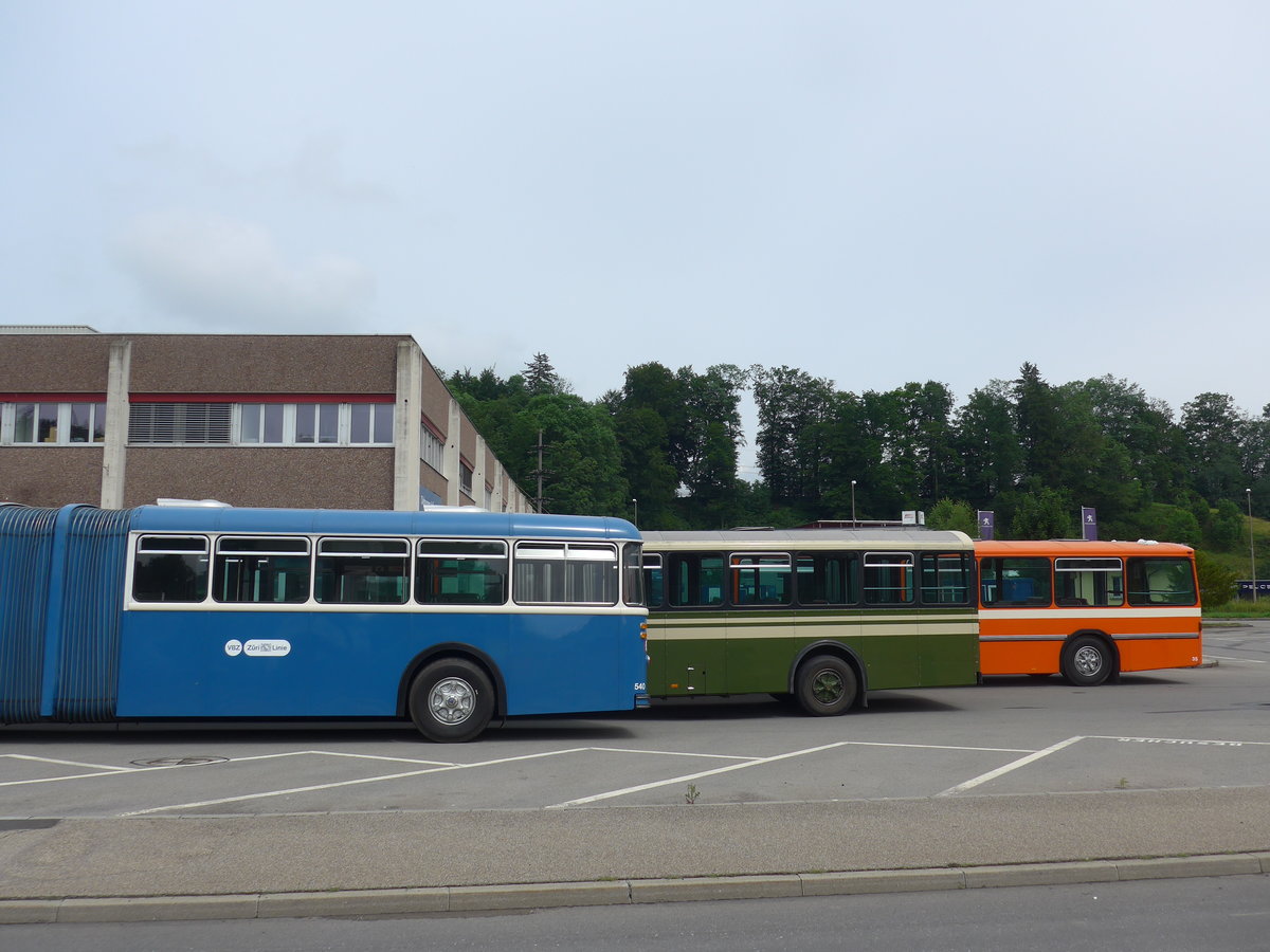 (206'590) - VBZ Zrich (TMZ) - Nr. 540/ZH 315'491 - Saurer/Saurer (ex Nr. 7540; ex Nr. 540) + SVB Bern (Bernmobil historique) - Nr. 270/BE 113'270 - FBW/SWS-Gangloff + ZVB Zug (RWB) - Nr. 35/ZH 797'215 - FBW/Hess am 22. Juni 2019 in Emmenbrcke, Debrunner Acifer (Teilaufnahme)