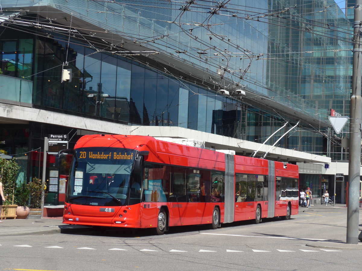 (206'773) - Bernmobil, Bern - Nr. 48 - Hess/Hess Doppelgelenktrolleybus am 24. Juni 2019 beim Bahnhof Bern
