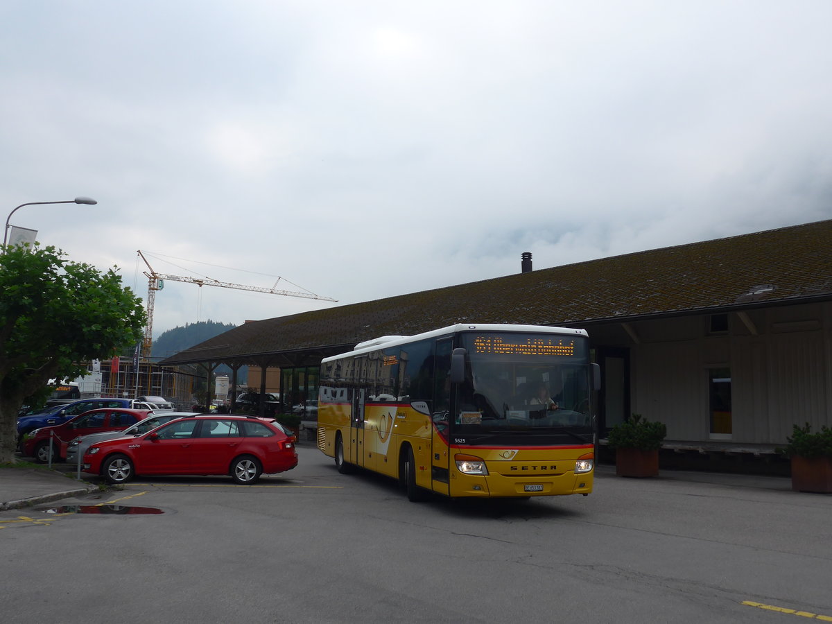 (207'637) - PostAuto Bern - BE 653'387 - Setra am 9. Juli 2019 in Meiringen, Postautostation