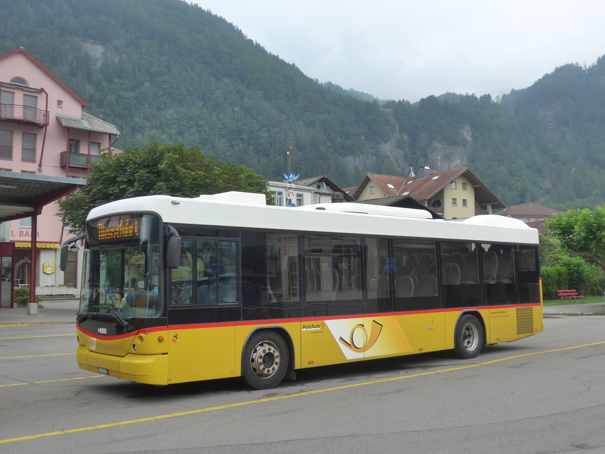 (207'639) - PostAuto Bern - BE 402'467 - Scania/Hess (ex AVG Meiringen Nr. 67; ex AVG Meiringen Nr. 76; ex Steiner, Messen) am 9. Juli 2019 in Meiringen, Postautostation