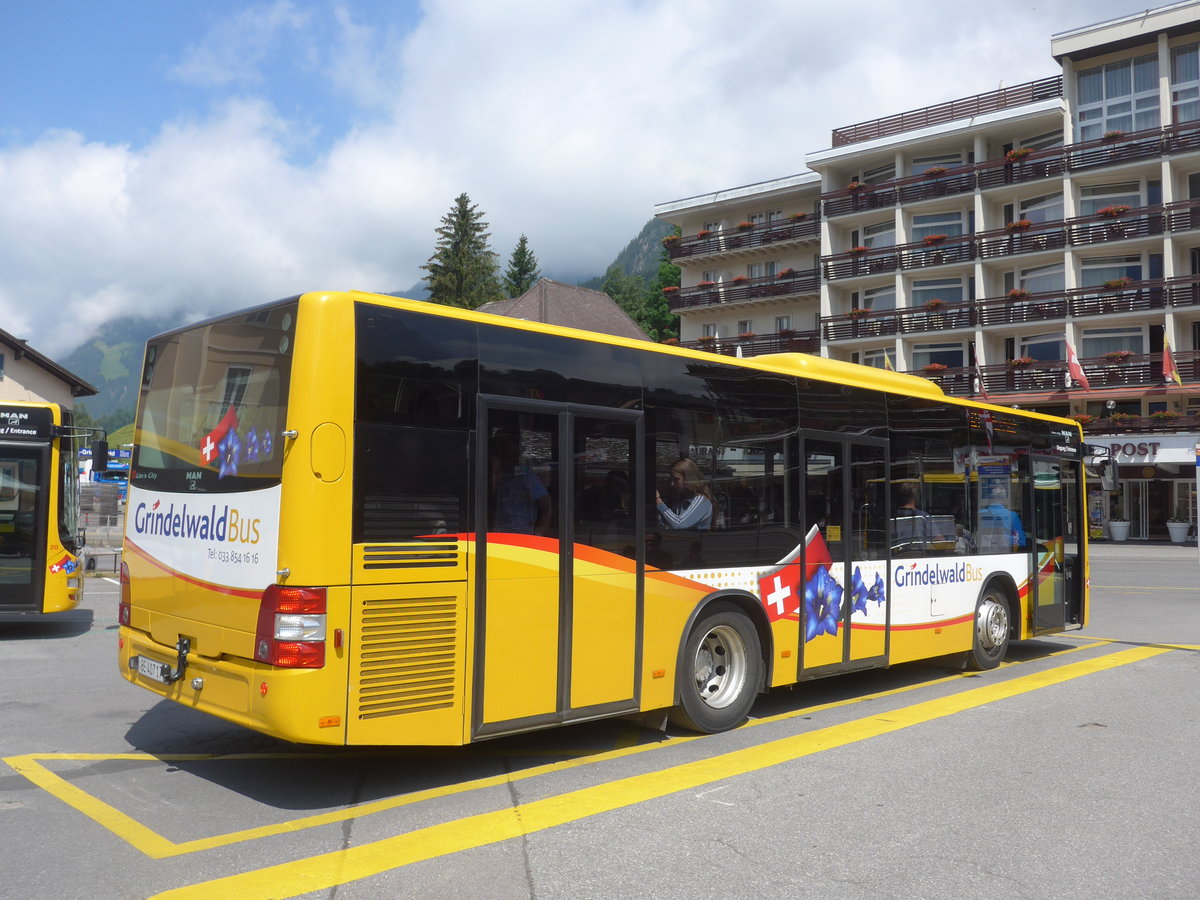 (207'694) - AVG Grindelwald - Nr. 13/BE 407'170 - MAN/Gppel am 9. Juli 2019 beim Bahnhof Grindelwald