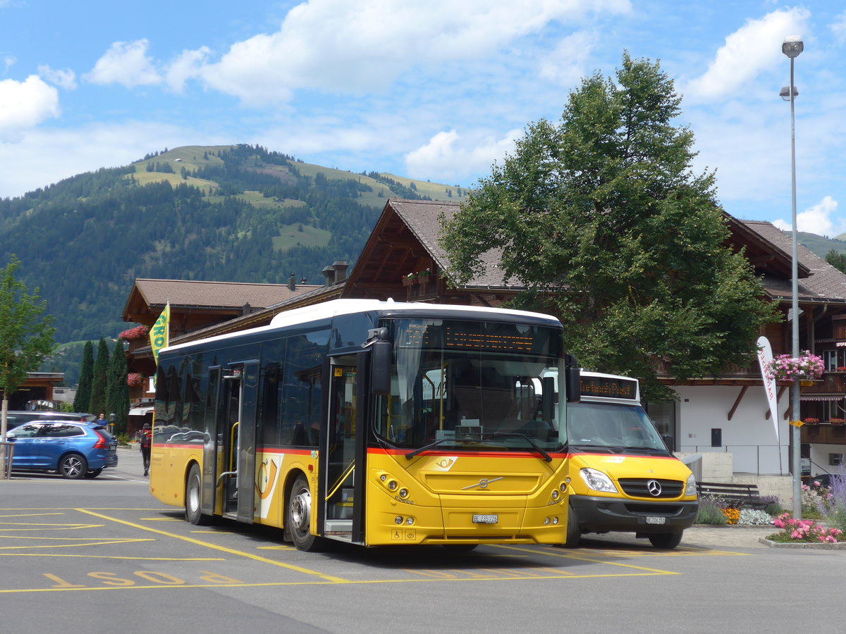 (208'550) - Kbli, Gstaad - BE 235'726 - Volvo am 5. August 2019 beim Bahnhof Gstaad