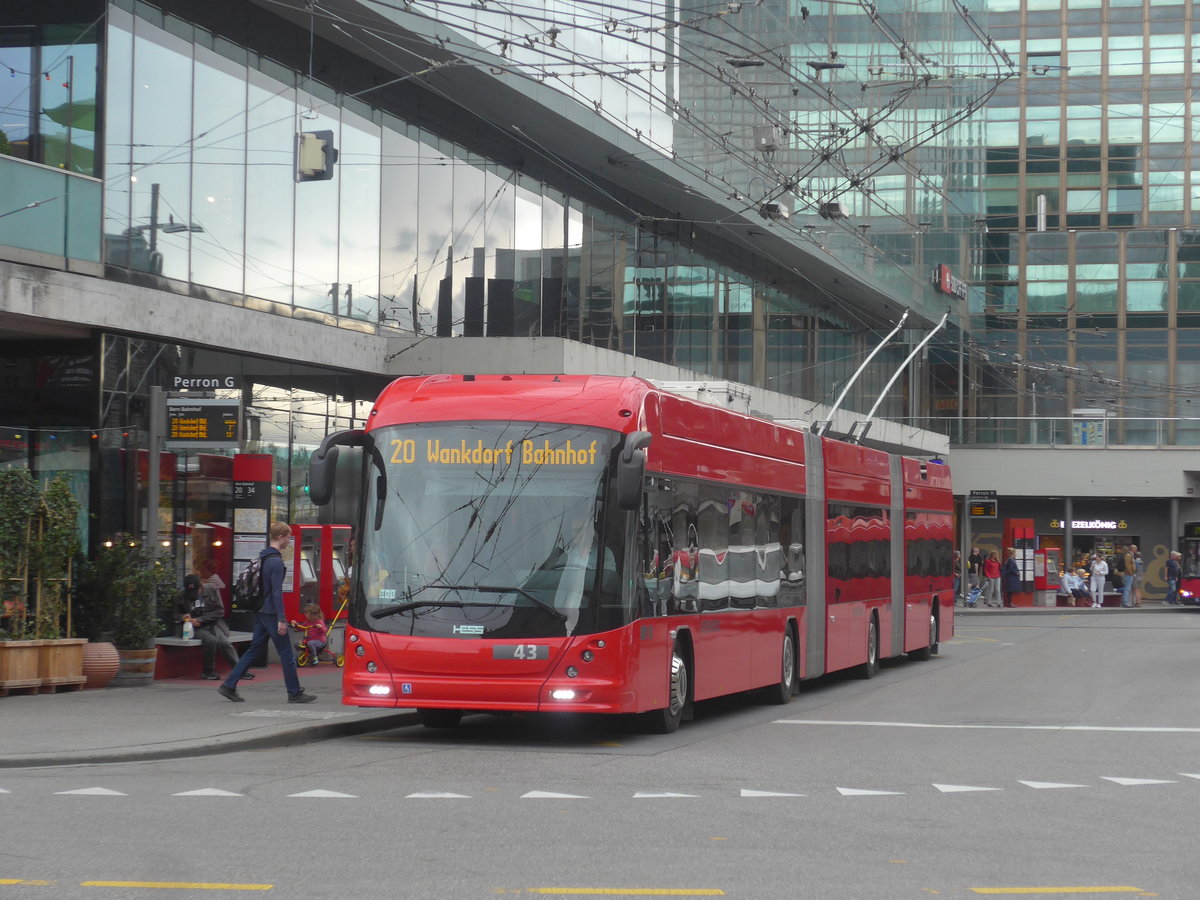 (209'319) - Bernmobil, Bern - Nr. 43 - Hess/Hess Doppelgelenktrolleybus am 5. September 2019 beim Bahnhof Bern