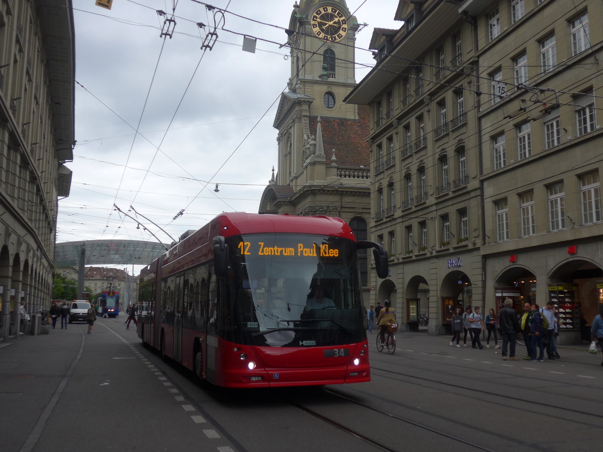 (209'333) - Bernmobil, Bern - Nr. 34 - Hess/Hess Gelenktrolleybus am 5. September 2019 in Bern, Spitalgasse