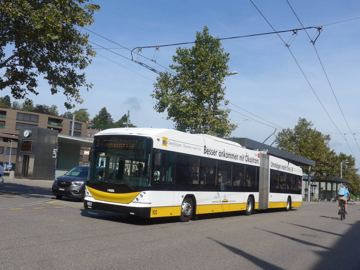 (209'614) - VBSH Schaffhausen - Nr. 102 - Hess/Hess Gelenktrolleybus am 14. September 2019 beim Bahnhof Schaffhausen