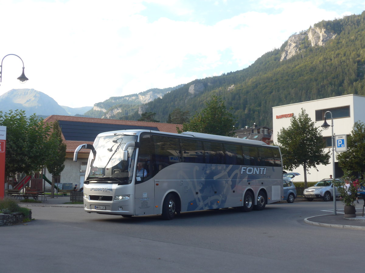 (209'809) - Aus Rumnien: Fonti, Baia Mare - MM 04 LDC - Volvo am 22. September 2019 beim Bahnhof Meiringen