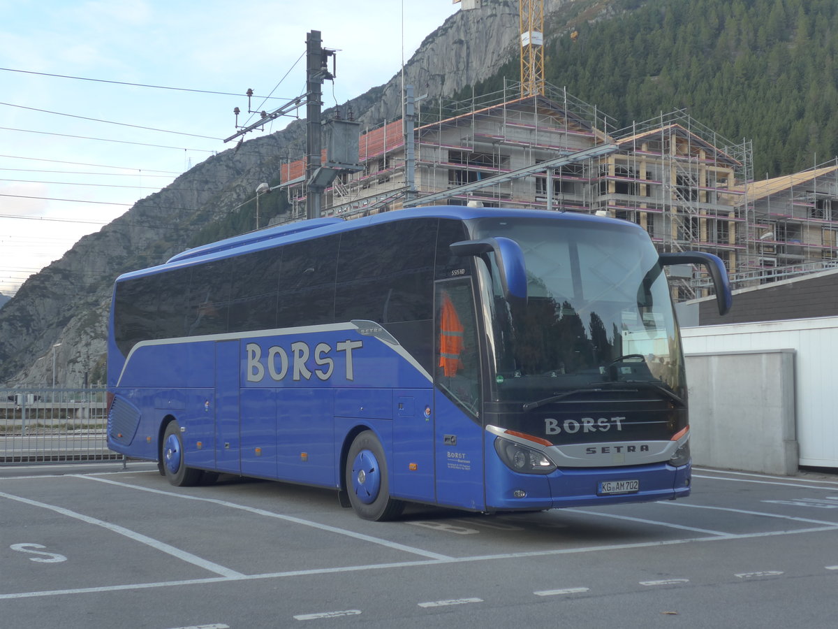 (209'859) - Aus Deutschland: Borst, Massbach - KG-AM 702 - Setra am 28. September 2019 beim Bahnhof Andermatt