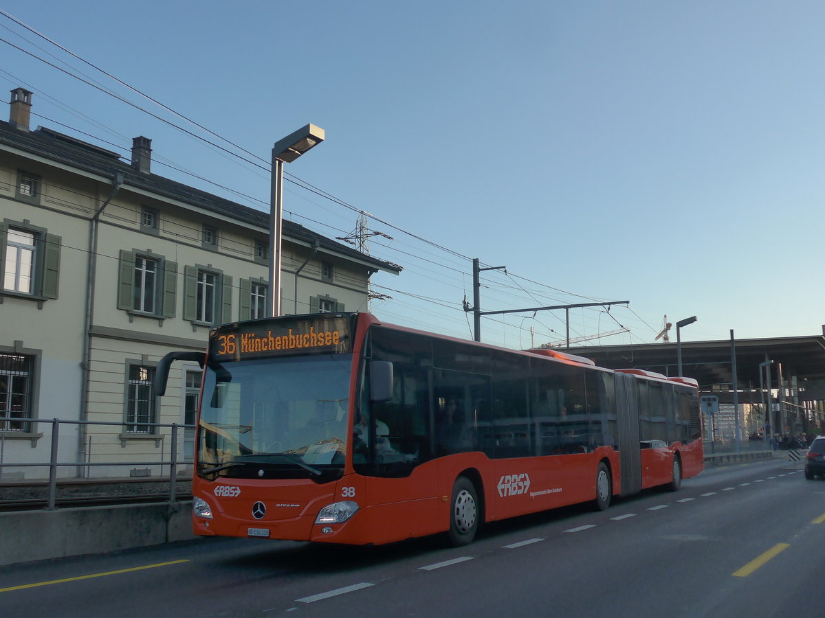(210'357) - RBS Worblaufen - Nr. 38/BE 534'338 - Mercedes am 14. Oktober 2019 beim Bahnhof Zollikofen