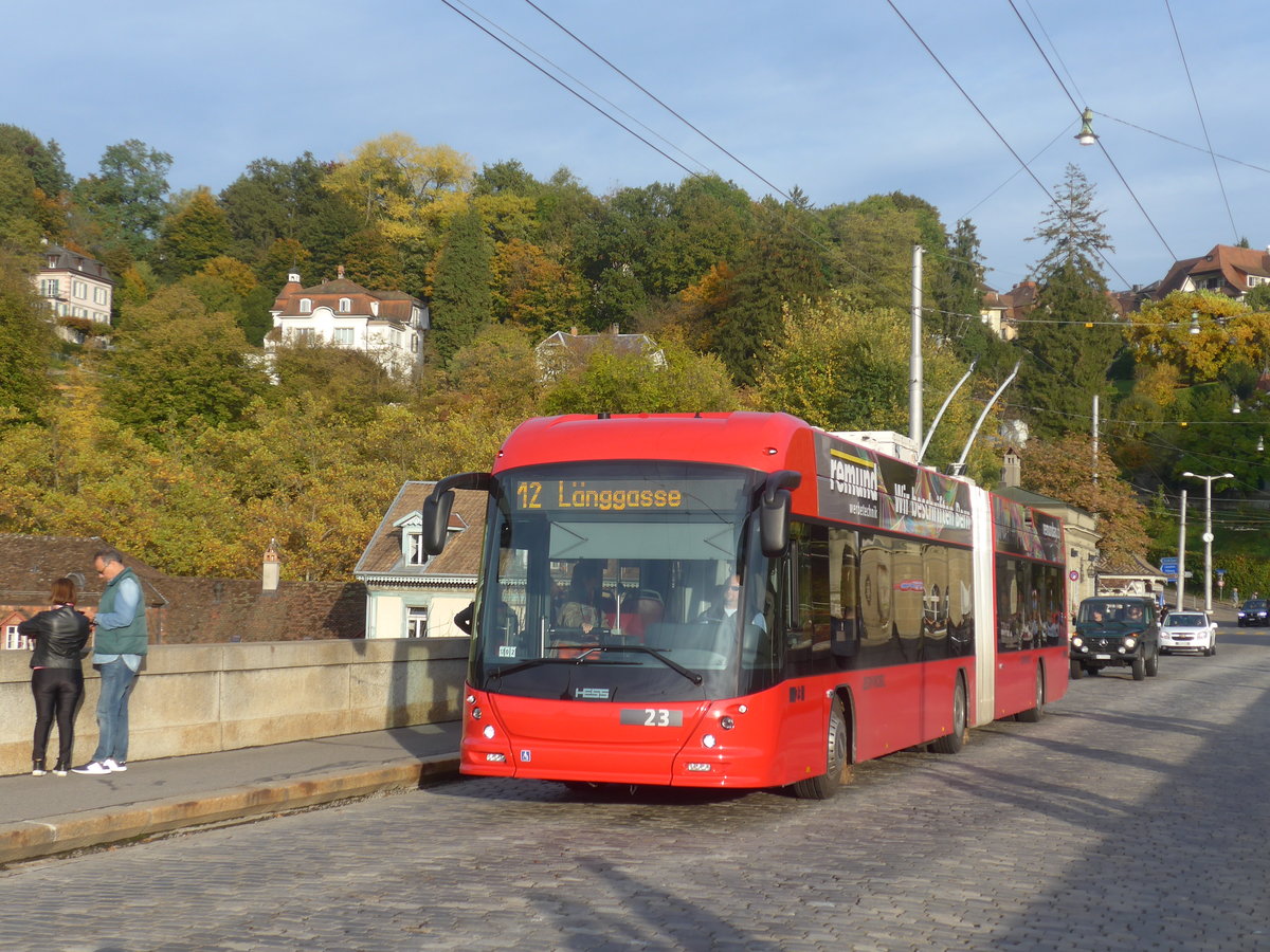 (210'470) - Bernmobil, Bern - Nr. 23 - Hess/Hess Gelenktrolleybus am 20. Oktober 2019 in Bern, Nydeggbrcke