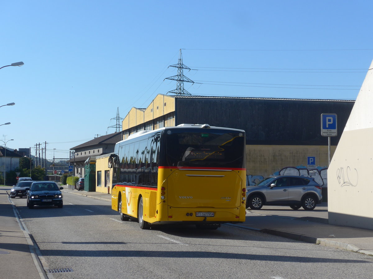 (210'545) - Autopostale, Muggio - TI 147'795 - Volvo am 26. Oktober 2019 beim Bahnhof Mendrisio