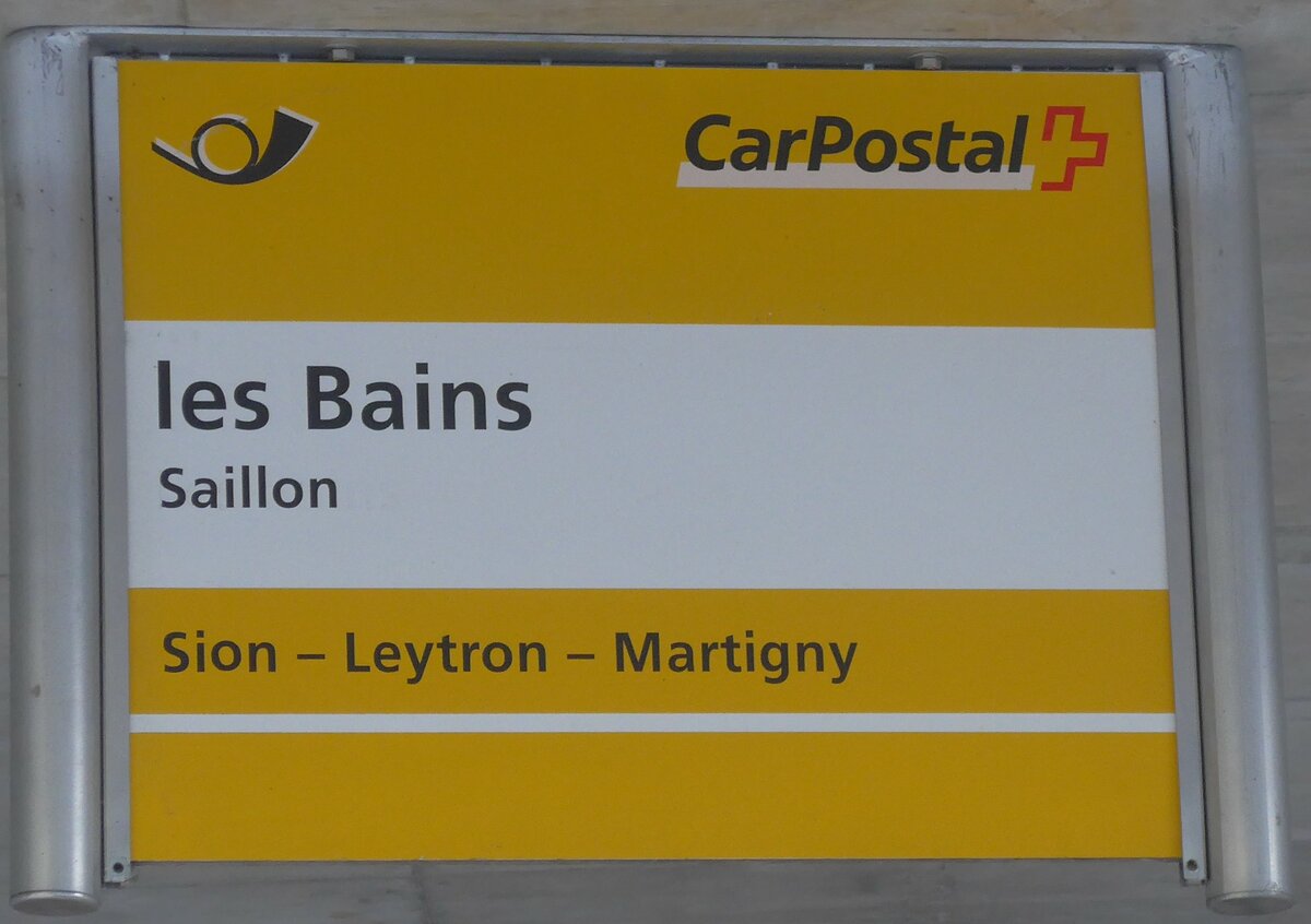 (210'941) - PostAuto-Haltestellenschild - Saillon, les Bains - am 9. November 2019