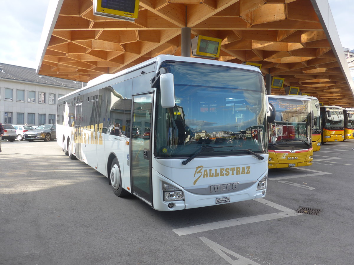 (210'944) - Ballestraz, Grne - VS 494'274 - Iveco (ex Vorfhrfahrzeug Iveco France) am 9. November 2019 beim Bahnhof Sion