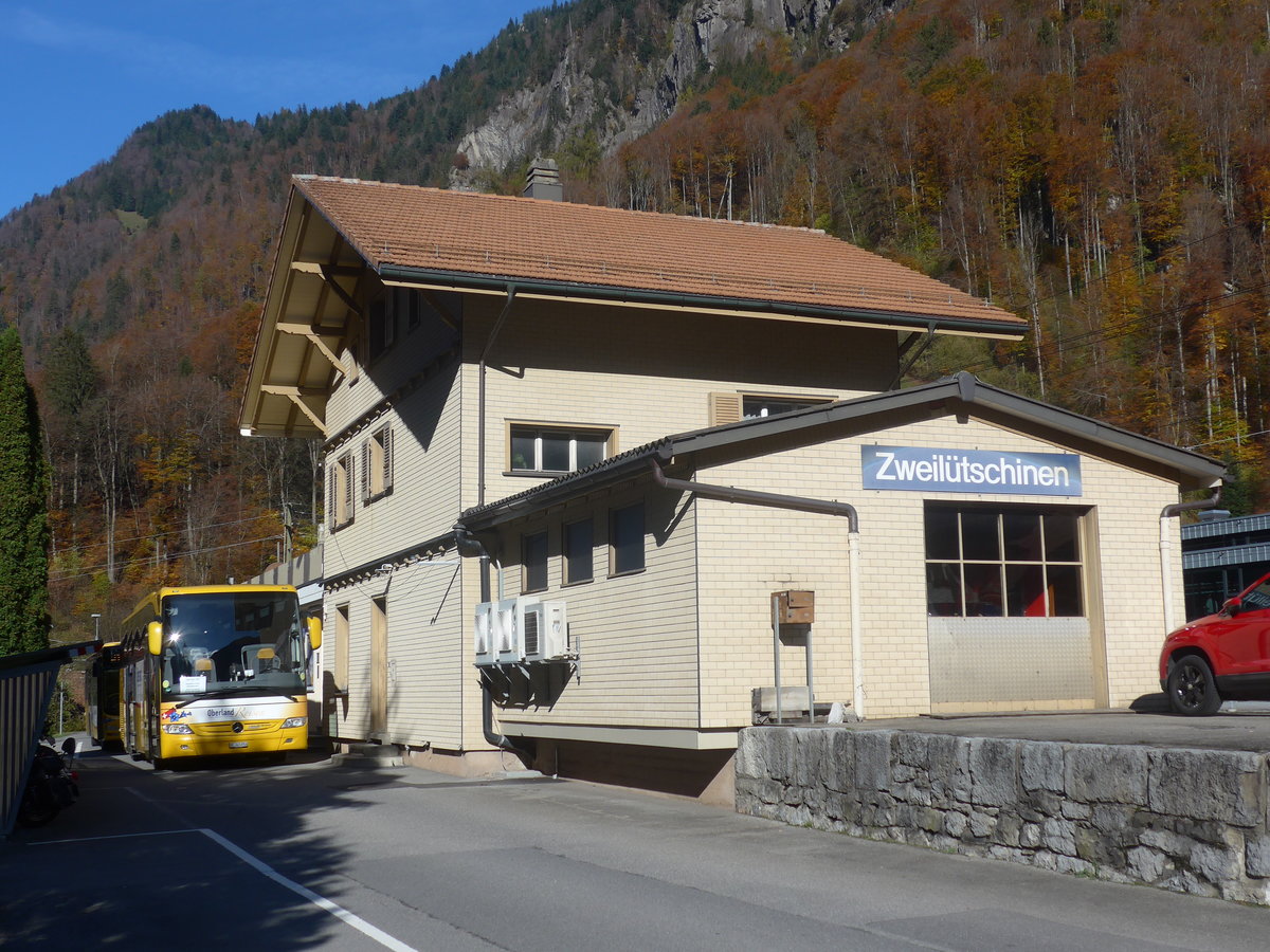 (210'996) - Oberland Reisen, Thun - Nr. 27/BE 345'856 - Mercedes (ex AVG Grindelwald Nr. 27) am 11. November 2019 beim Bahnhof Zweiltschinen