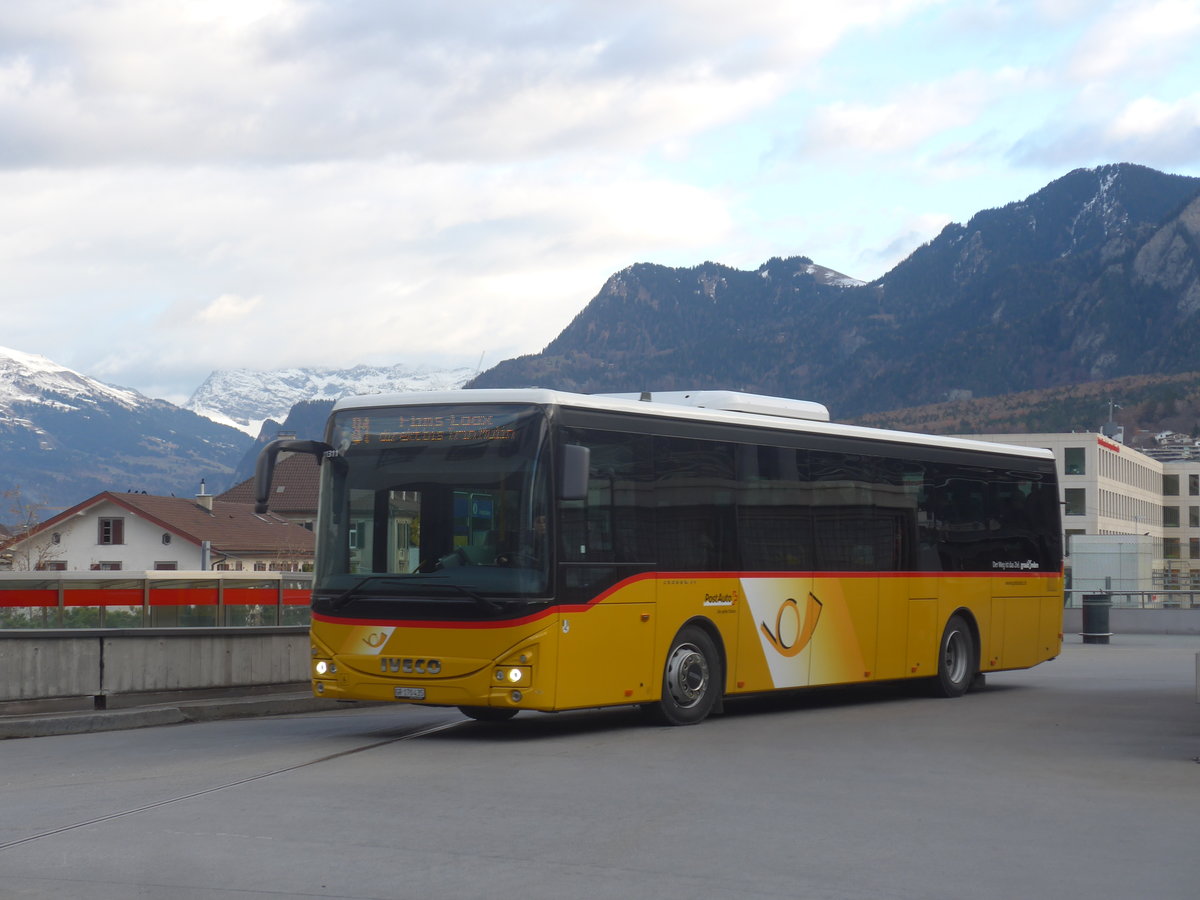 (212'558) - PostAuto Graubnden - GR 170'435 - Iveco am 7. Dezember 2019 in Chur, Postautostation