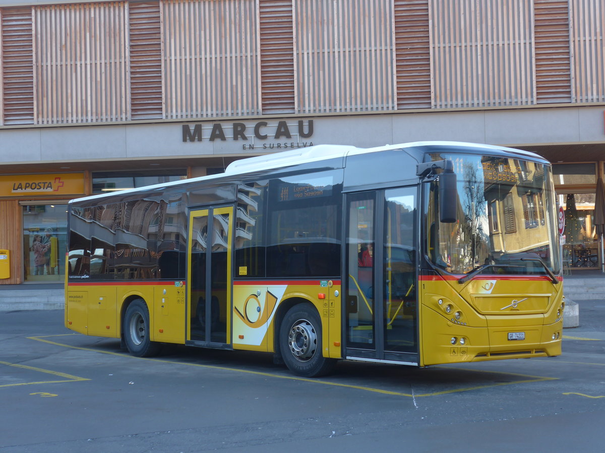 (212'586) - Fontana, Ilanz - Nr. 1/GR 74'221 - Volvo am 7. Dezember 2019 beim Bahnhof Ilanz