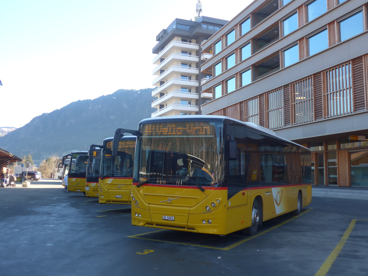 (212'612) - Fontana, Ilanz - Nr. 4/GR 80'800 - Volvo am 7. Dezember 2019 beim Bahnhof Ilanz