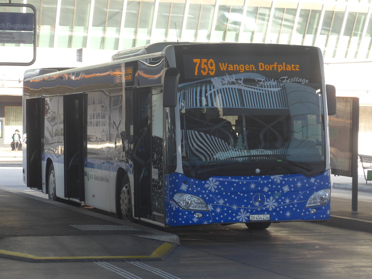 (212'962) - Welti-Furrer, Bassersdorf - Nr. 66/ZH 454'234 - Mercedes am 14. Dezember 2019 in Zrich, Flughafen