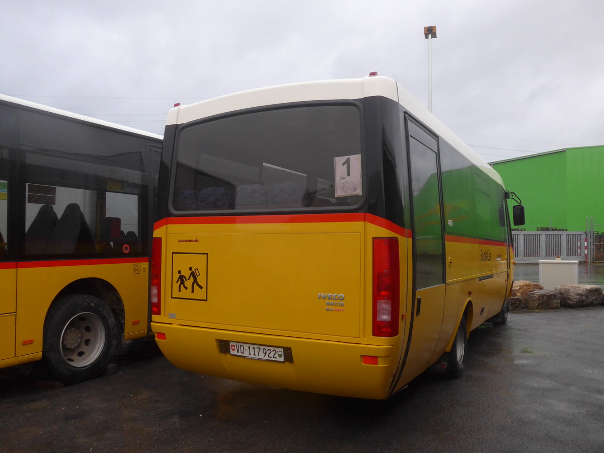 (213'038) - CarPostal Ouest - VD 117'922 - Cacciamali (ex PostAuto Graubnden) am 22. Dezember 2019 in Kerzers, Interbus