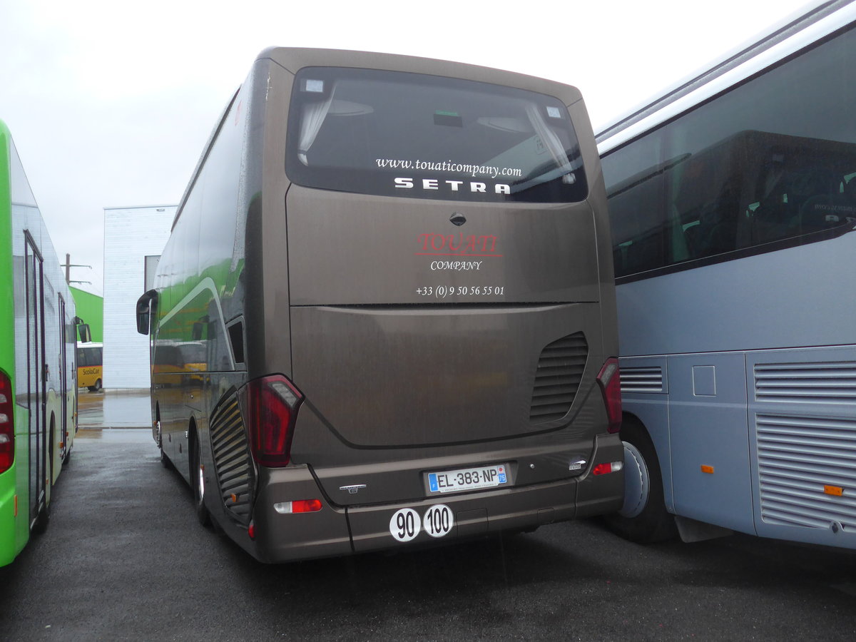 (213'049) - Aus Frankreich: Tuati, Yerres - EL 383 NP - Setra am 22. Dezember 2019 in Kerzers, Interbus