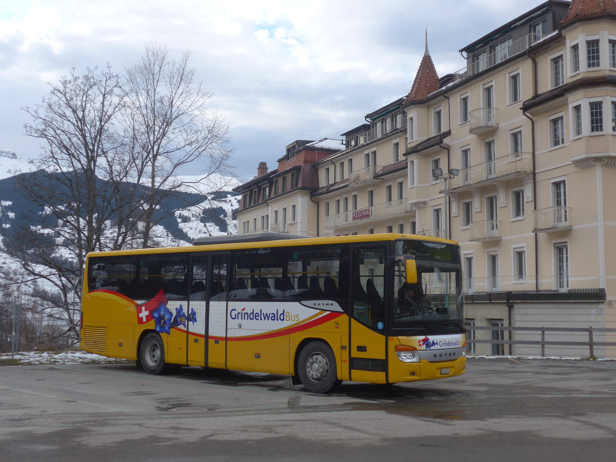 (213'183) - Grindelwaldbus, Grindelwald - Nr. 21/BE 100'930 - Setra am 26. Dezember 2019 beim Bahnhof Grindelwald
