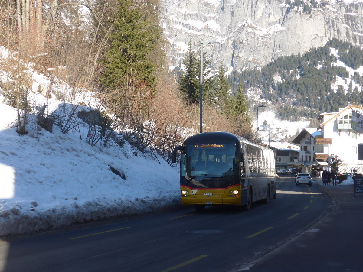 (213'255) - PostAuto Graubnden - GR 162'988 - MAN am 1. Januar 2020 in Flims, Via Nova