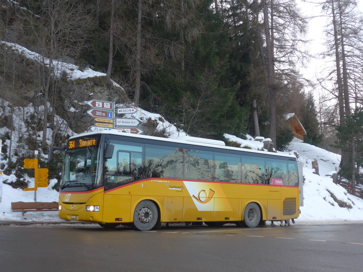 (213'327) - PostAuto Wallis - Nr. 12/VS 106'000 - Irisbus (ex Theytaz, Sion) am 4. Januar 2020 in Veysonnaz, Station