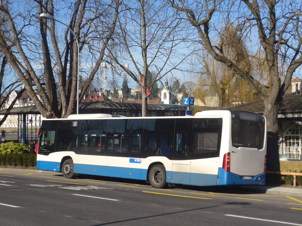 (213'771) - VBL Luzern - Nr. 86/LU 240'308 - Mercedes am 12. Januar 2020 beim Bahnhof Luzern