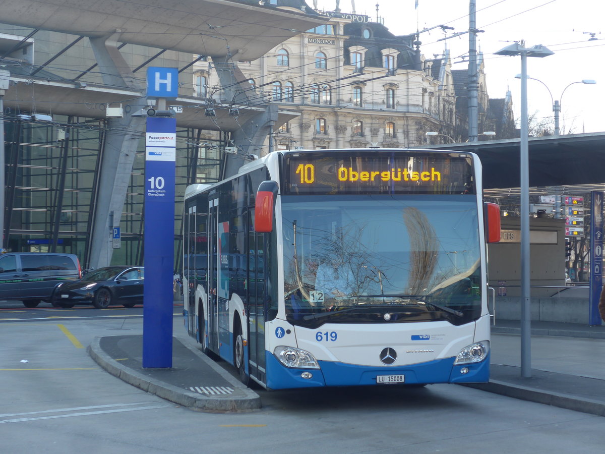 (213'775) - VBL Luzern - Nr. 619/LU 15'008 - Mercedes am 12. Januar 2020 beim Bahnhof Luzern