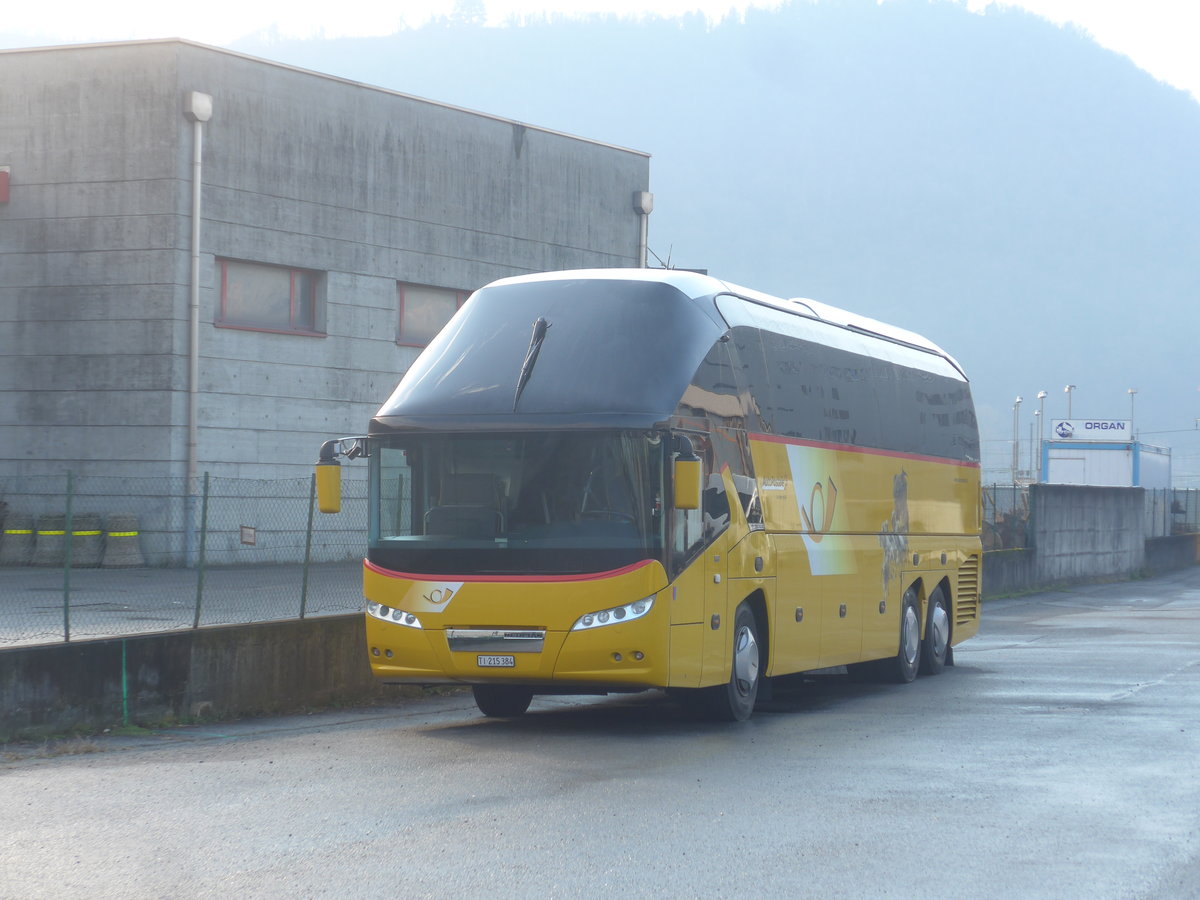 (213'851) - AutoPostale Ticino - TI 215'384 - Neoplan am 18. Januar 2020 in Balerna, Garage Autopostale, Muggio