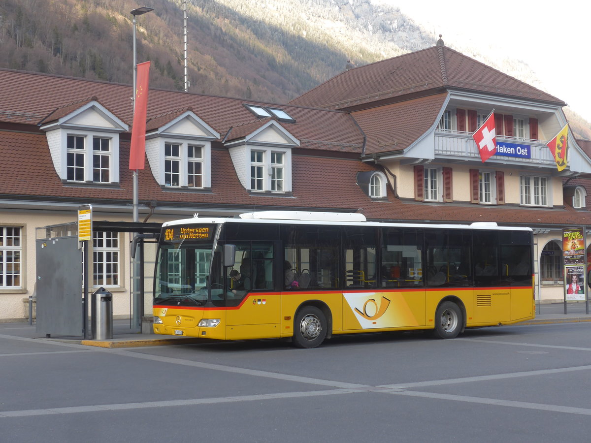 (213'940) - PostAuto Bern - BE 610'532 - Mercedes am 19. Januar 2020 beim Bahnhof Interlaken Ost