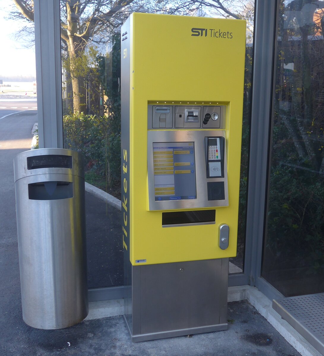 (215'190) - STI-Billetautomat am 15. Mrz 2020 in Thun-Lerchenfeld, Waldeck