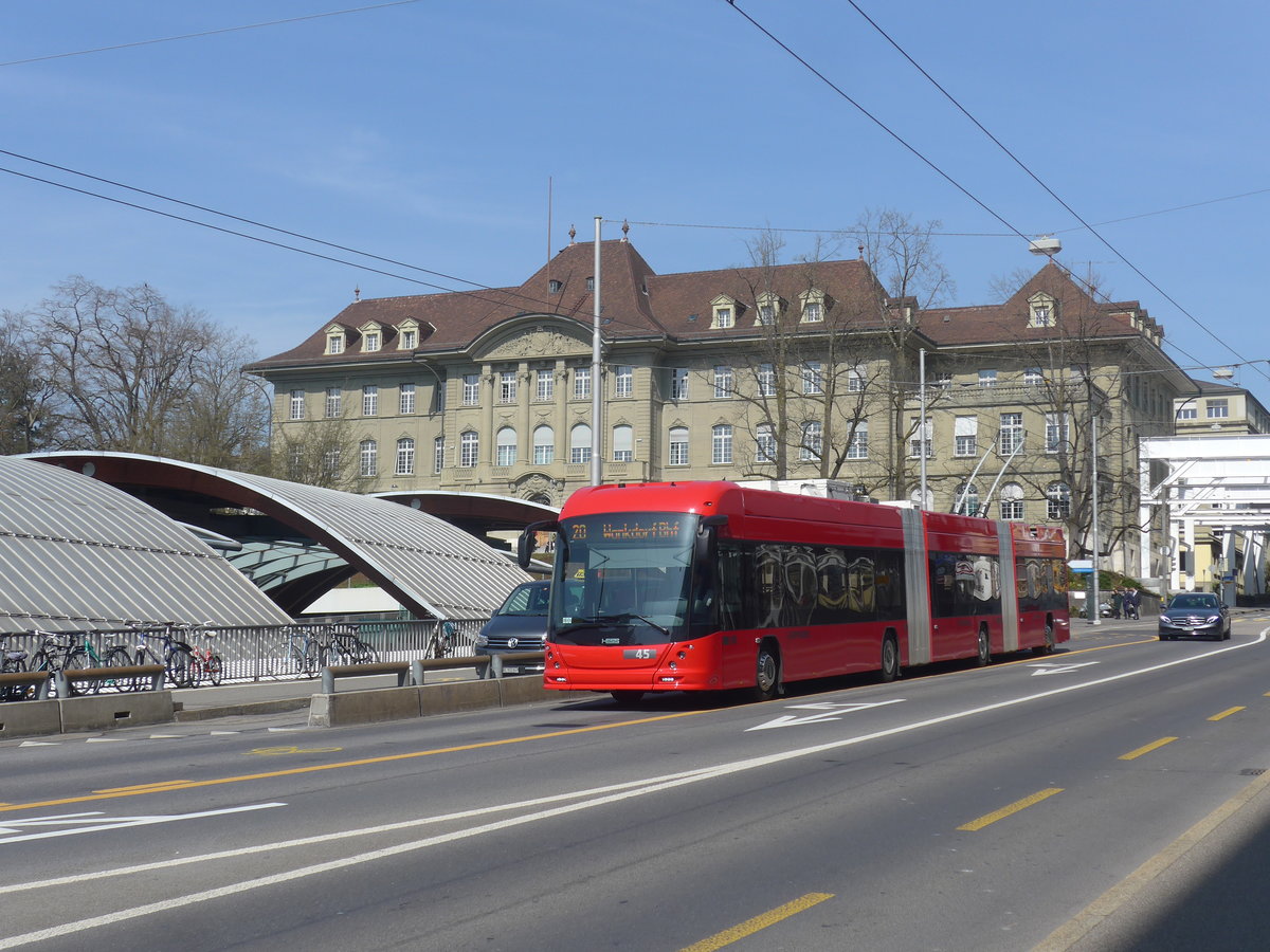 (215'579) - Bernmobil, Bern - Nr. 45 - Hess/Hess Doppelgelenktrolleybus am 27. Mrz 2020 in Bern, Schanzenstrasse