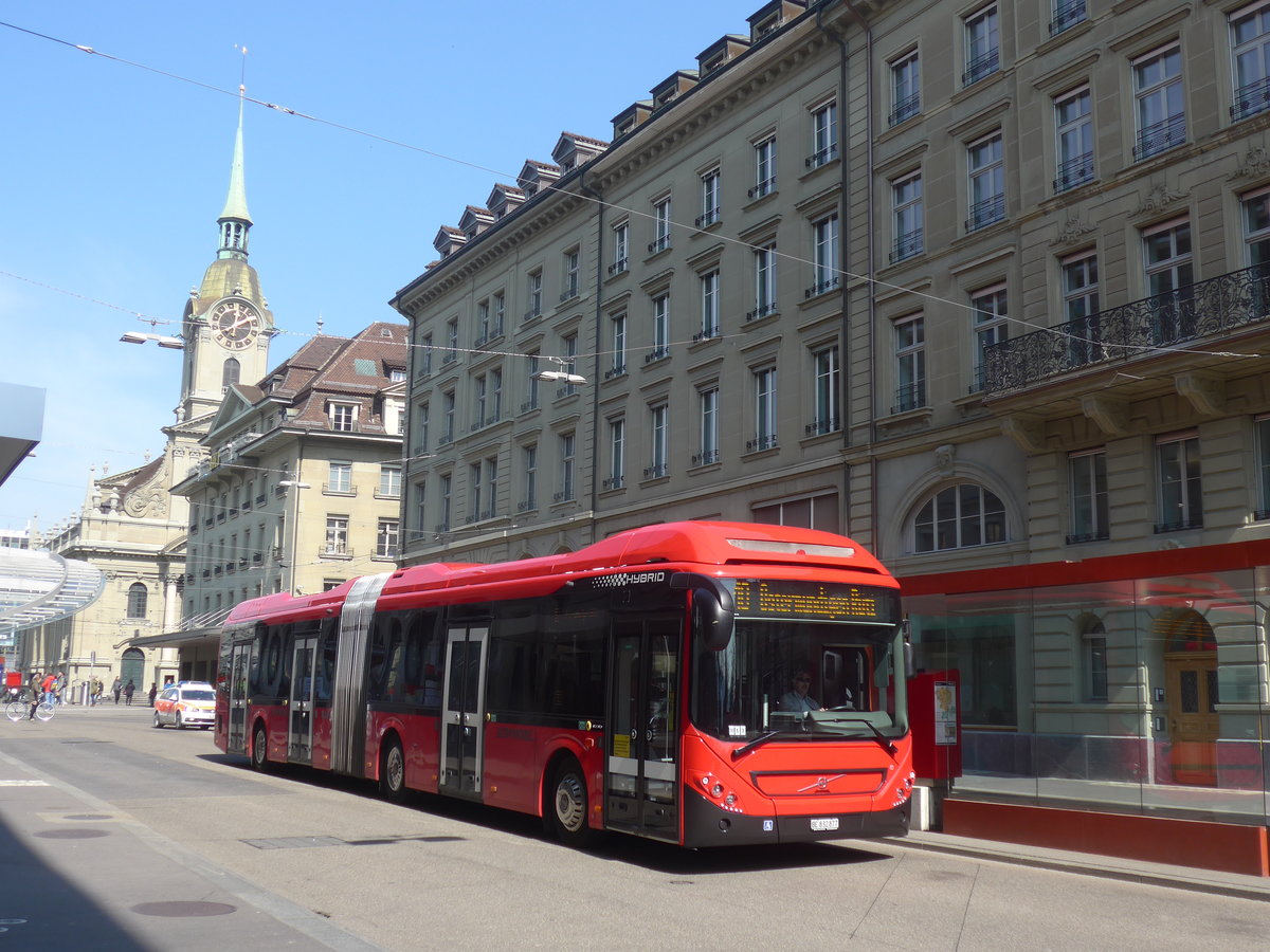(215'602) - Bernmobil, Bern - Nr. 877/BE 832'877 - Volvo am 27. Mrz 2020 beim Bahnhof Bern