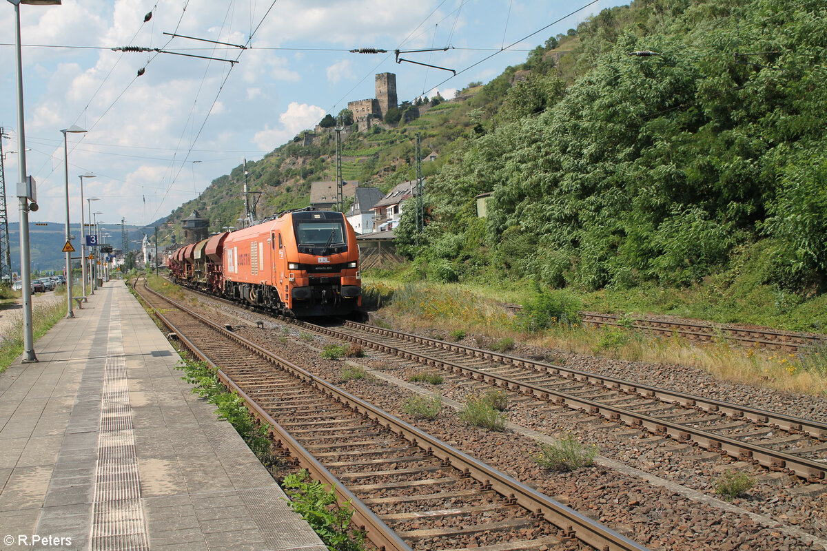 2159 230-2 zieht mit einem kurzem Schotterzug durch Kaub in Richtung Wiesbaden. 20.07.24