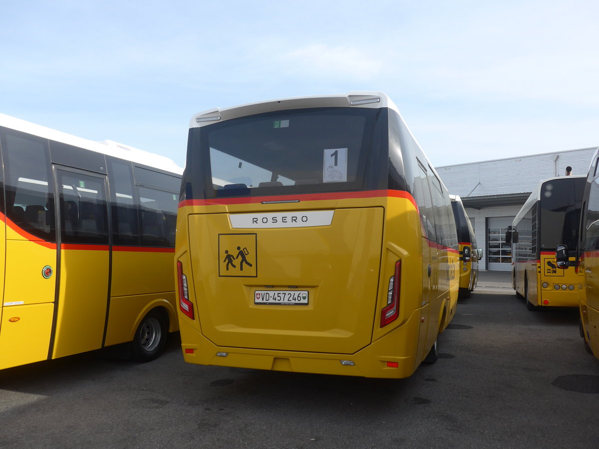 (216'247) - CarPostal Ouest - VD 457'246 - Iveco/Rosero am 19. April 2020 in Kerzers, Interbus